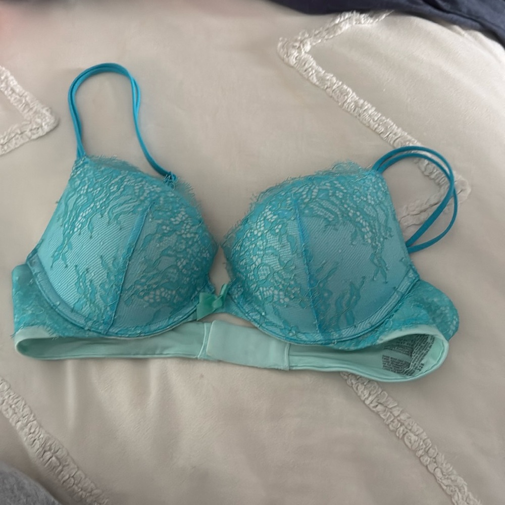 Victorias Secret Lace bra 32B